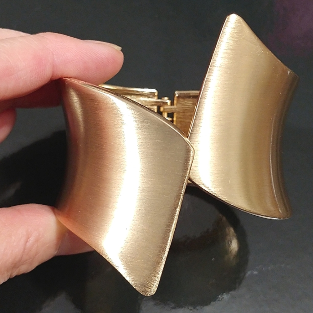 Matte gold metal cuff bracelet NWT